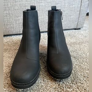 Toms Raven wedge boots size 7.5